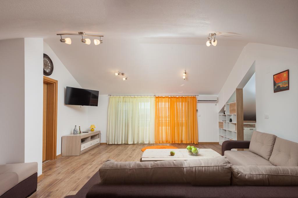 Apartments Viktoria Τίβατ Εξωτερικό φωτογραφία