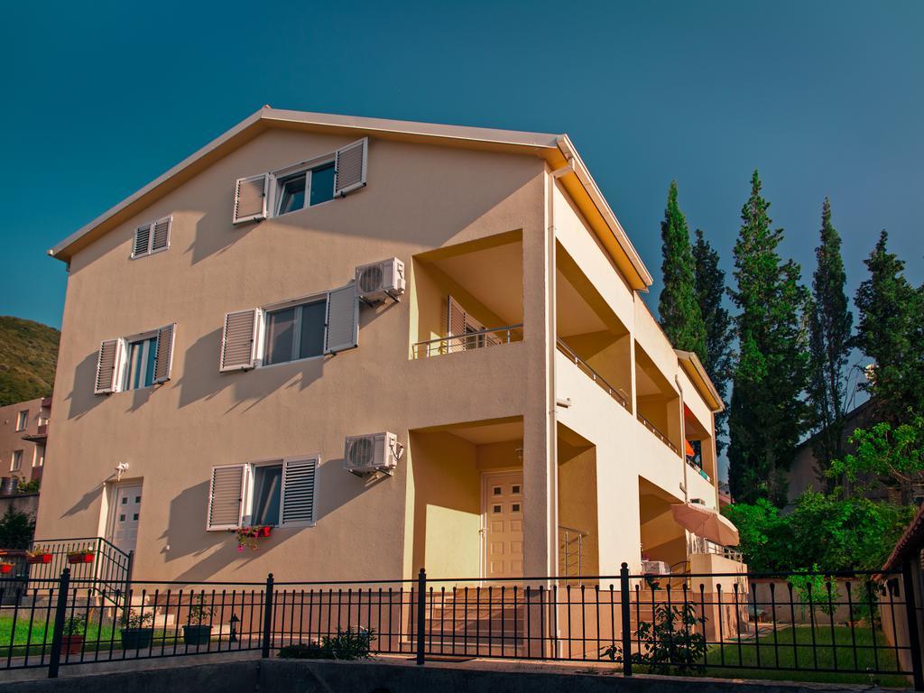Apartments Viktoria Τίβατ Εξωτερικό φωτογραφία